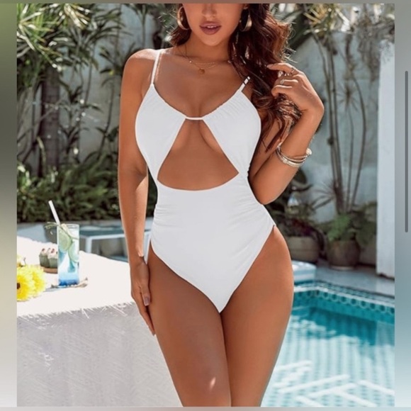 NWT BLOOMING JELLY One Piece Swimsuit Tummy Control Cheeky High Cut Out Size Sm - Picture 3 of 11